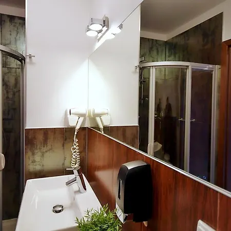 411 W Royal Tulip 200 M Od Plazy Dobruk W 5 Gwiazdkowym Апартаменти *